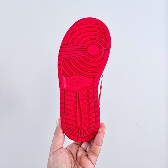 Women’s Nike Air Jordan 1 Method of Make High Sneakers - Picture 7 of 7